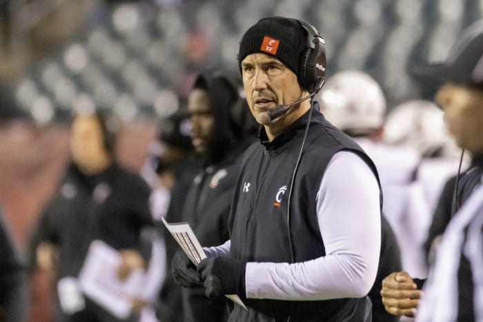 No. 21 Cincinnati to face SMU near the Bearcats' CFP site