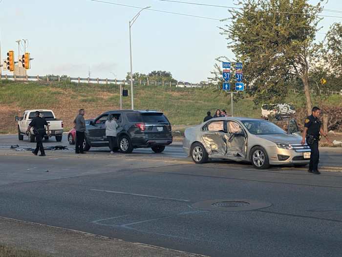 3-year-old girl injured in multi-vehicle crash on Southeast Side, SAPD says