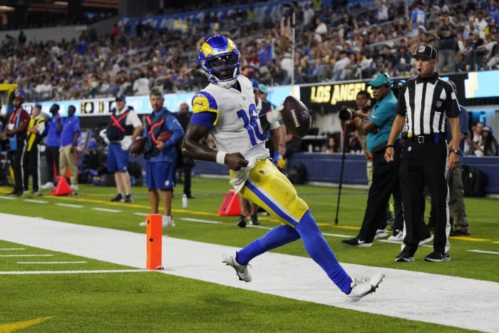 LA Rams snap 3-game skid, roll over Jacksonville 37-7