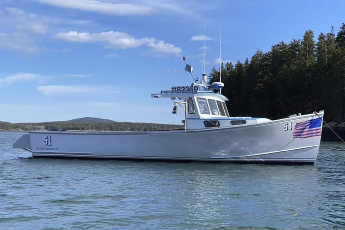 A top Maine Republican leader, a lobsterman, survives boat capsize from giant wave ahead of Lee - Vimarsana News