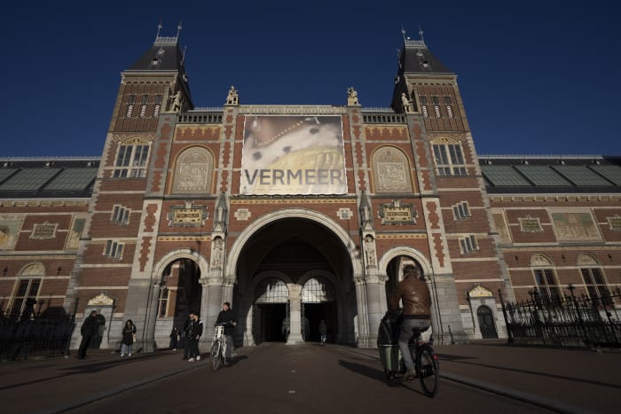 Las puertas se cierran por última vez en la exitosa exposición de Vermeer del museo en Ámsterdam