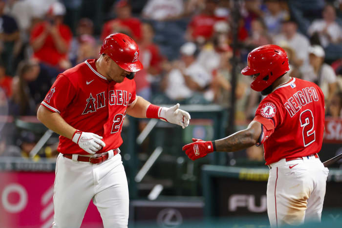Trout's slump worsens, Astros strike out 20 to sweep Angels