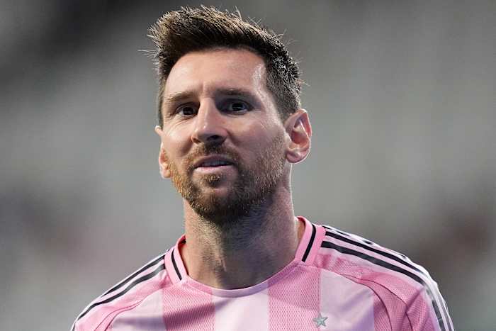 Lionel Messi is in Argentina’s World Cup squad as coach Scaloni calms injury fears
