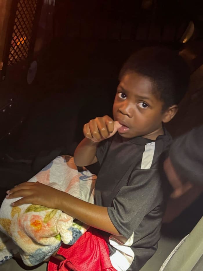 Child found wandering Houston area roadway alone, officials looking for parents - Vimarsana News
