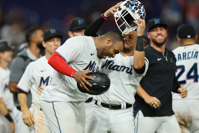 Marlins score 3 in 10th to rally past Pirates 5-4 - The San Diego