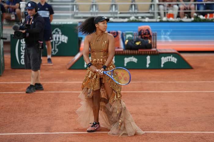 Aryna Sabalenka ends Naomi Osaka's fashion show in Paris and advances to French Open quarterfinals
