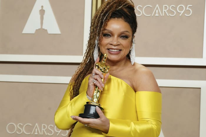 Oprah's Twitter Reaction to Regina King's Oscars 2020 Speech