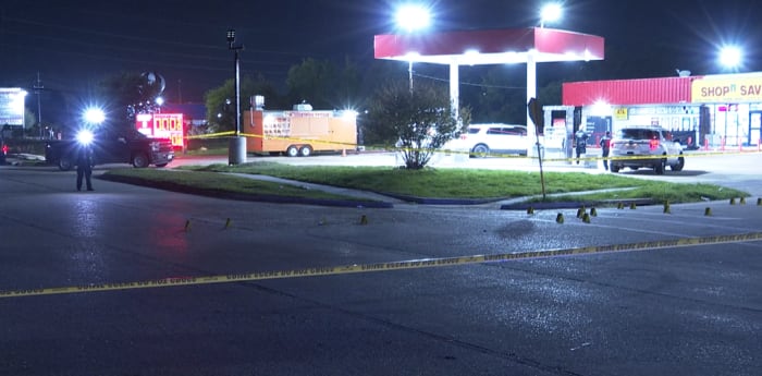 Man believed to be innocent bystander dies after being shot near gas station in north Harris Co