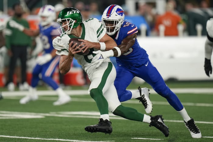 AP source: Jets' frustrated WR Elijah Moore requests trade