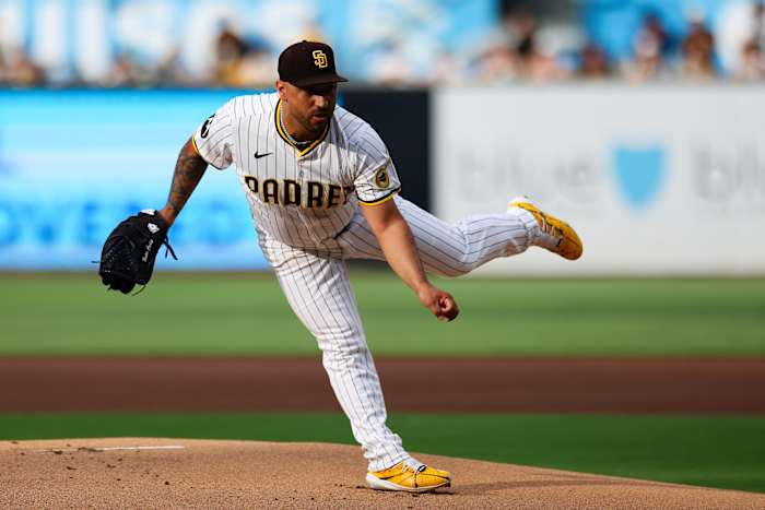 Padres Retake NL West Lead with 5-1 Win Over Dodgers