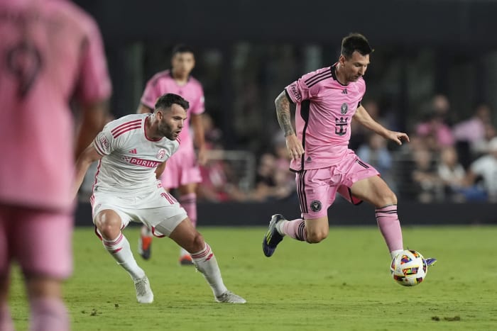 Messi scores 12th goal of season, MLS-leading Inter Miami comes back to tie St. Louis 3-3