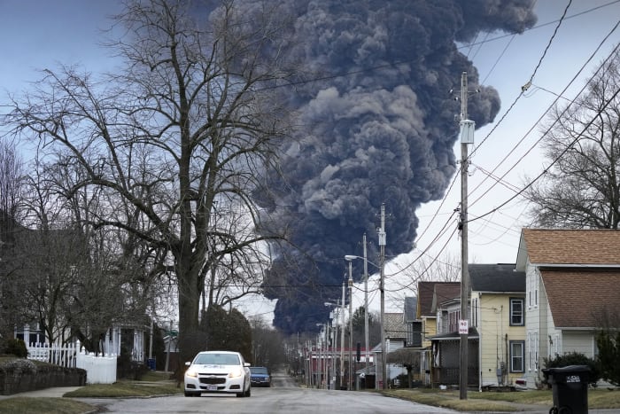 Railroad agrees to $600 million settlement for fiery Ohio derailment, residents fear it's not enough - Vimarsana News