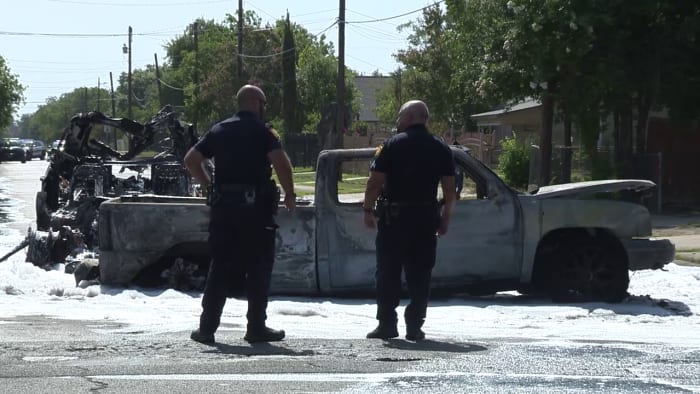 2 vehicles explode after South Side crash, police say – KSAT San Antonio