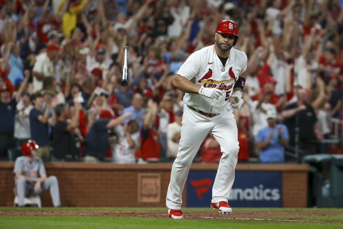 The Cardinals celebrated Tyler O'Neill's walk-off home run by ripping his  shirt off