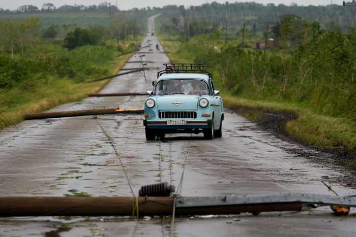 ハリケーンと停電の後、マグニチュード6.8の地震がキューバを震撼させる