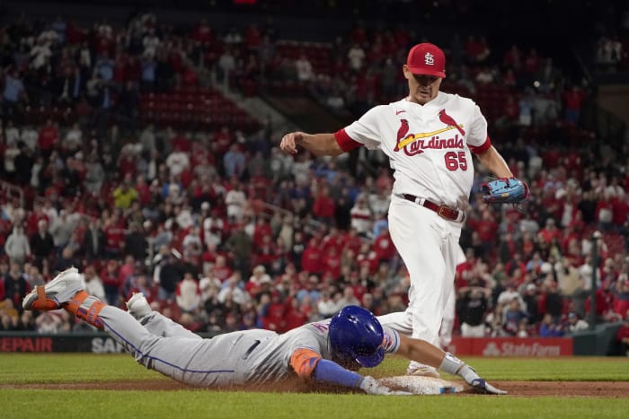 Daniel Vogelbach's pinch-hit grand slam sends Brewers past Cardinals