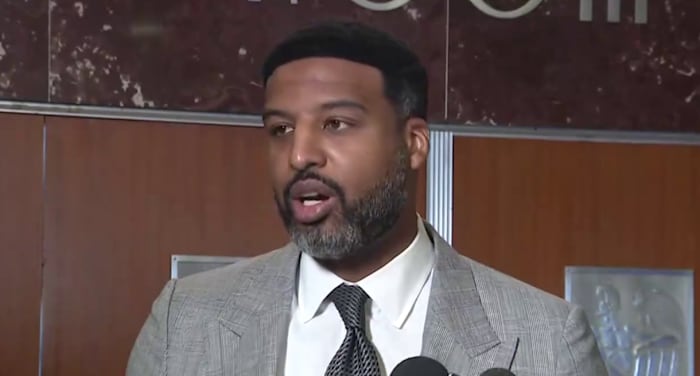 エドワード・ポラード市議会議員は最高裁判所の発言を引用して、ヒューストンで選挙資金の変更を求めている