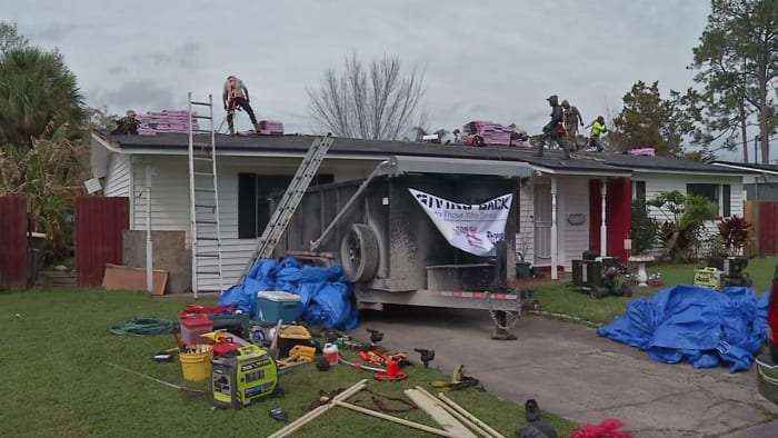 Jacksonville U.S. Navy veteran receives new roof as part of national project - Vimarsana News