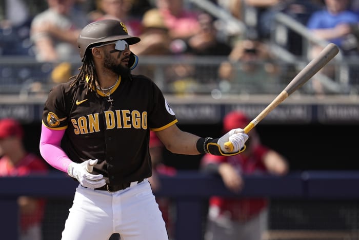 Padres' breakout star Tatis among MLB's best-selling jerseys; Dodgers'  Betts at No. 1