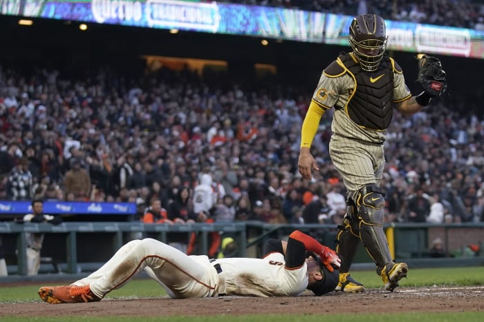 Tatis' stellar catch, Machado HR lift Padres over Astros 5-3