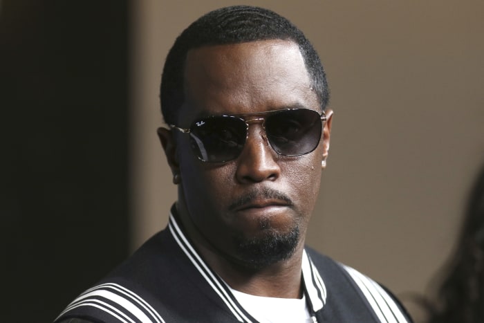 Sean 'Diddy' Combs is arrested, and the indictment is expected to be unsealed thumbnail