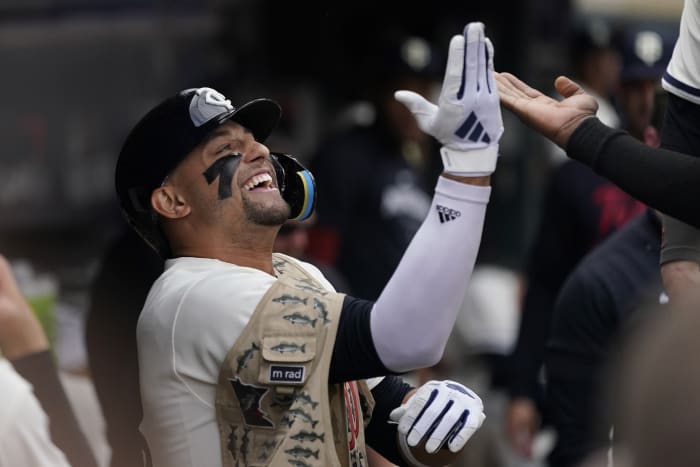 Springer has 2 HRs and 4 RBIs, Toronto beats Royals 5-1 as Greinke