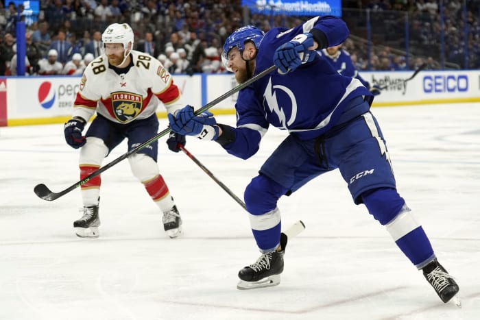 Brandon Saad to Blues, Corey Perry to Lightning on second day of