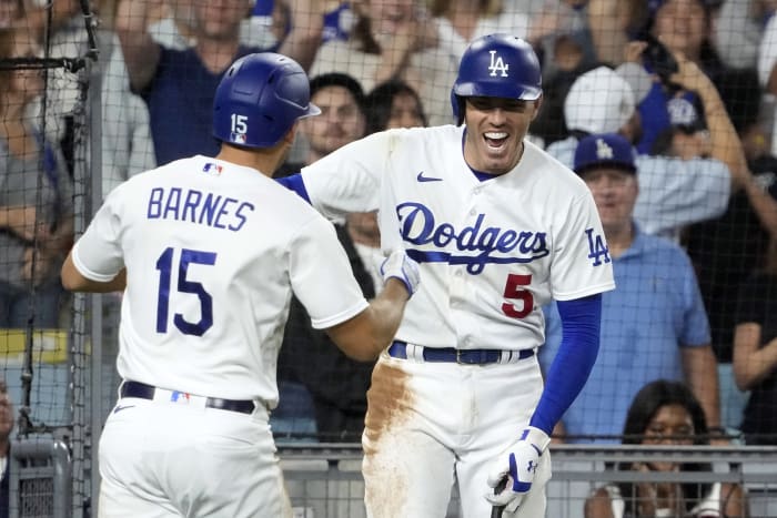 Christian Yelich hits leadoff homer as Milwaukee Brewers beat Chicago Cubs  6-2 for 9th straight win