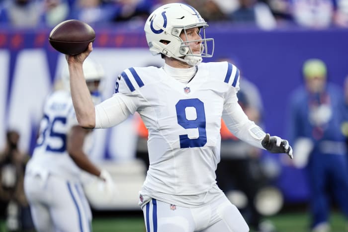 Tom Brady looks sharp, Colts backups prevail in preseason finale