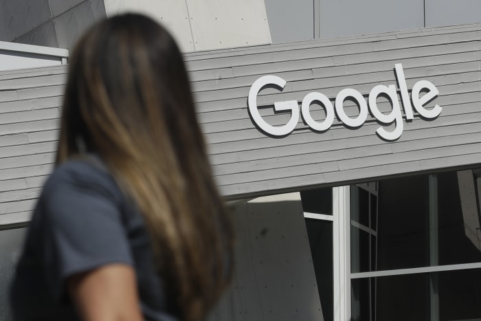 Google's persisting ad slump weighs on Alphabet's 1Q results