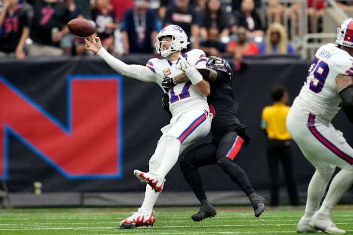 Mentality of Texans’ top-ranked defense vs. Bills star Josh Allen: ‘Chasing a gazelle, everybody in the pack got to eat’