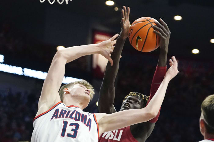 Arizona rallies to stun Miami; Wildcats will face Ole Miss in