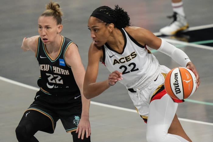 Harris praises 2022 WNBA champion Las Vegas Aces for 'grit and