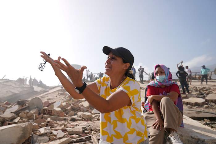 Venezuelans take search for the missing into their own hands in earthquake aftermath