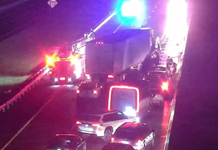 Crash shuts down traffic along SR-429 in Seminole County