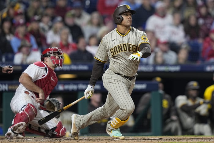 Padres' left fielder Soto scratched late vs. Yankees with back tightness