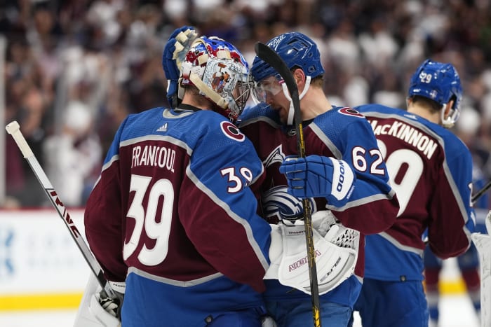 Jost scores twice, Avs clinch No. 1 seed with win over Kings