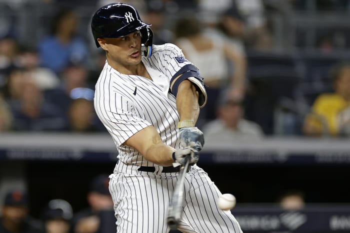 Stanton hits his 400th home run to lead Cole and the Yankees to a 5