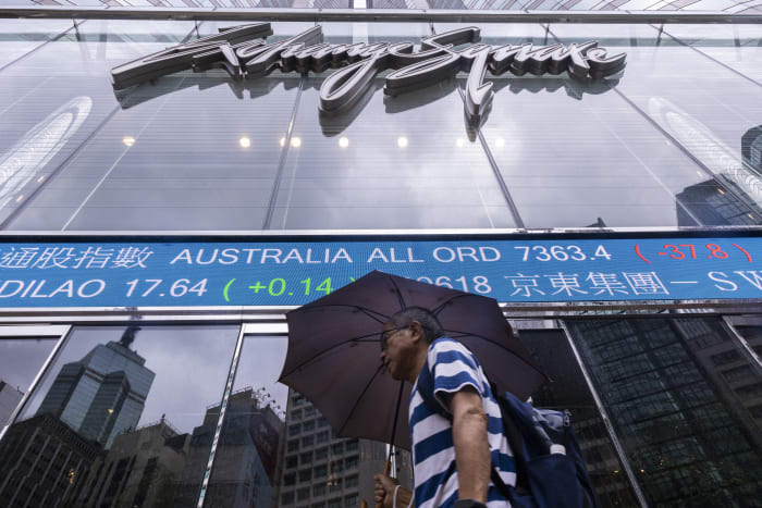Stock market today: Asian stocks mixed after Wall St retreats on concern economy weakening