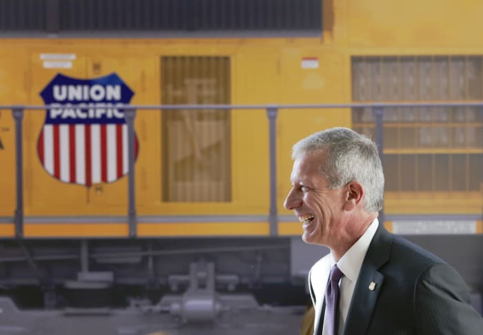Union Pacific hires CEO hedge fund recommended as 2Q profit fell 15 on weaker demand Union Pacific hires CEO hedge fund recommended as 2Q profit fell 15 on weaker demand