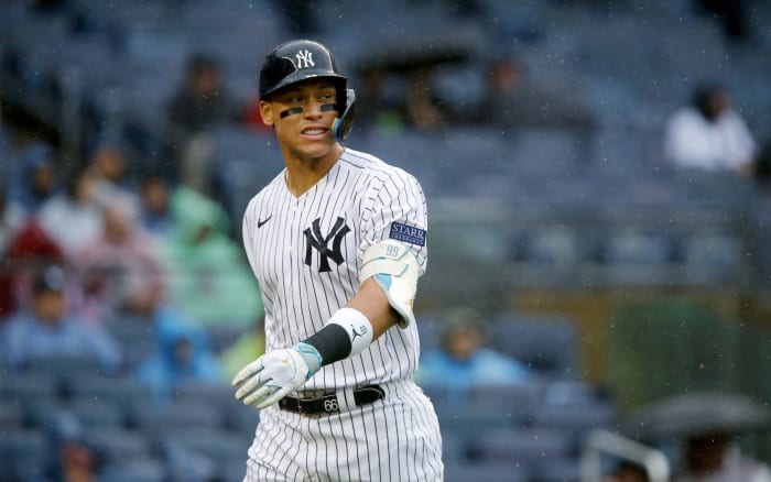 Jeter returns as Yankees honor 1998 team at Old-Timers' Day, Boone booed by  some