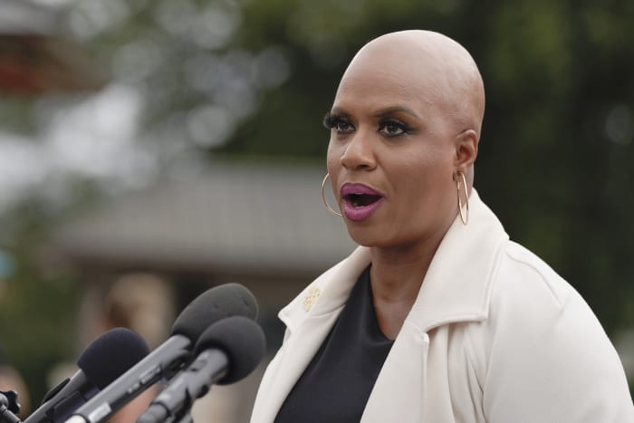 Rep. Pressley introduces legislation to guarantee right to vote for people with felonies on record