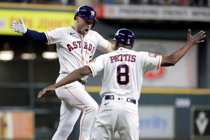 Pressly gets game-ending DP, Astros top M's 2-1, avoid sweep