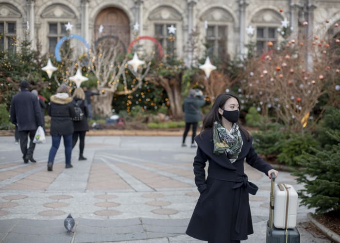 France pushes vaccination campaign as virus cases increase