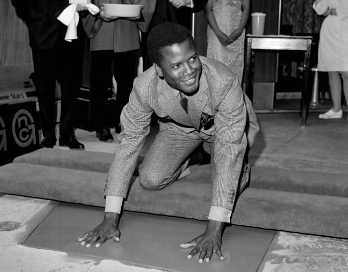Oscar winner and groundbreaking star Sidney Poitier dies