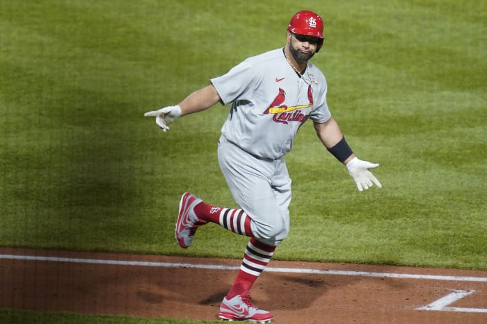 Cardinals' Albert Pujols broke this Barry Bonds record with home run No.  694