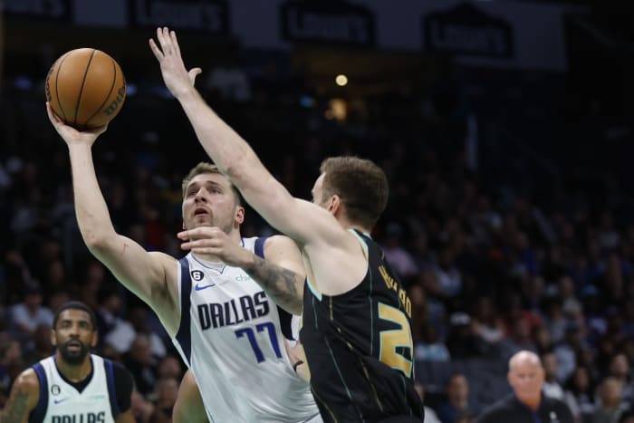 LaMelo Ball, Hornets rally from 19-point deficit to hand Wizards