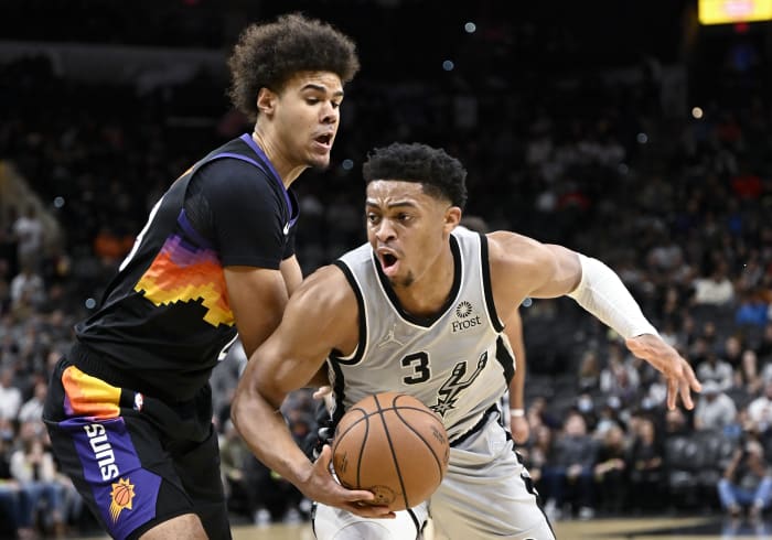 Suns extend win streak to 16 with 113-107 victory over Nets