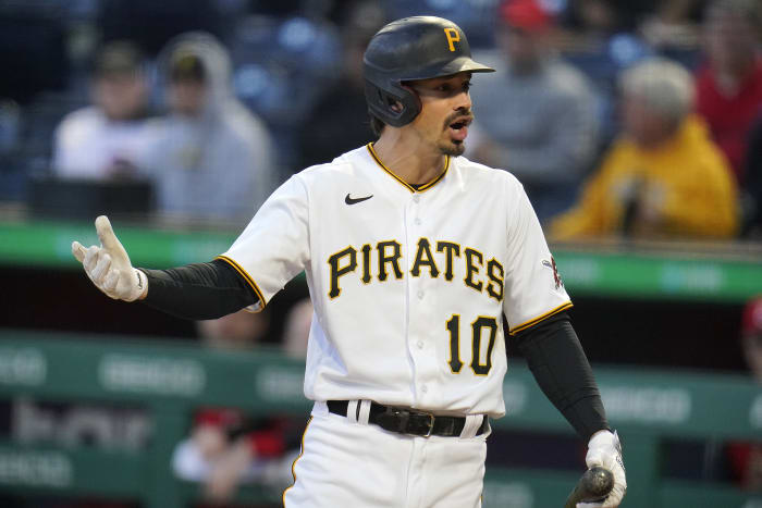 Delay's 2-run double in 6-run 7th sparks Pirates over Mets 7-4