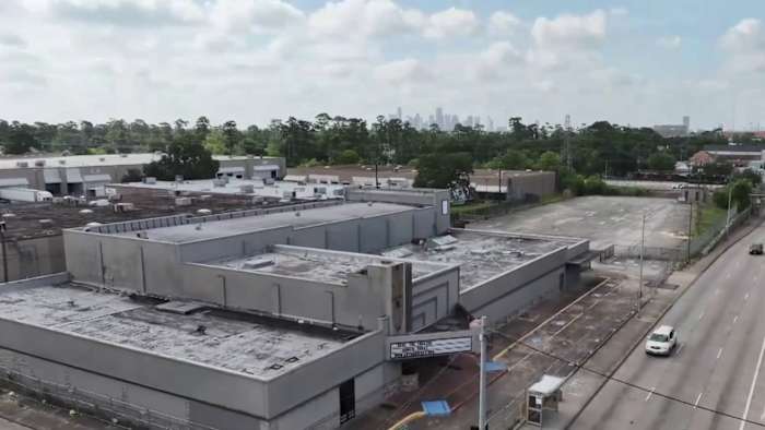 Image linked from the original feed: Supporters of Houston’s Garden Oaks Theater race to save historical building from demolition
